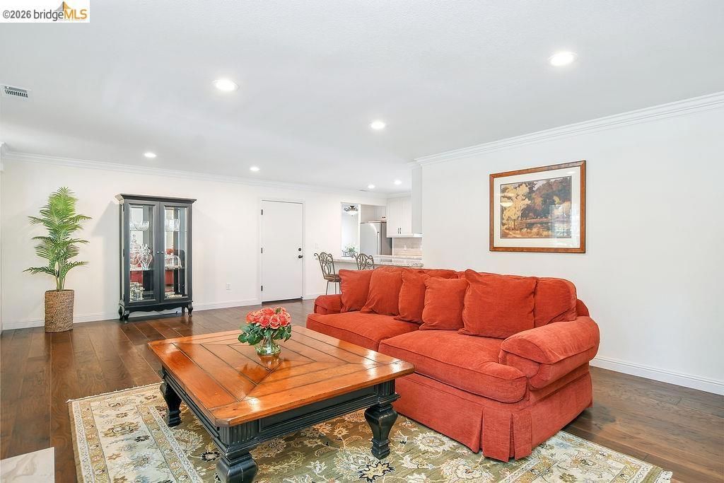 Image 10 of property listing at 1271 1271 Camino Tassajara, Danville, CA 94526