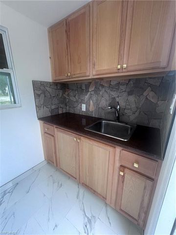 2655 Market ST, Fort Myers, FL 33916