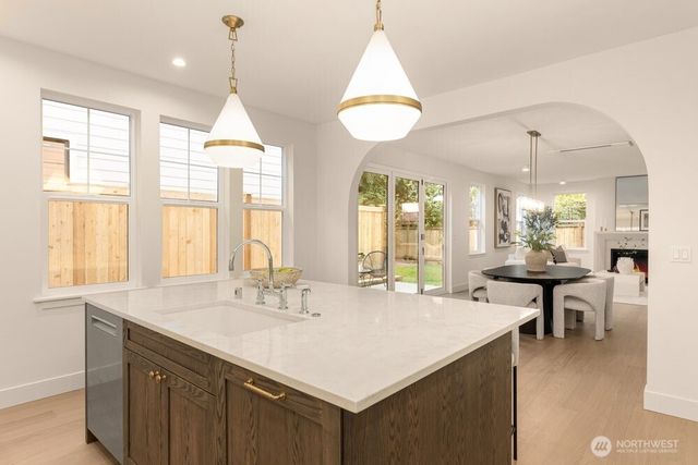 11610 NE 92nd Street, Kirkland, WA 98033