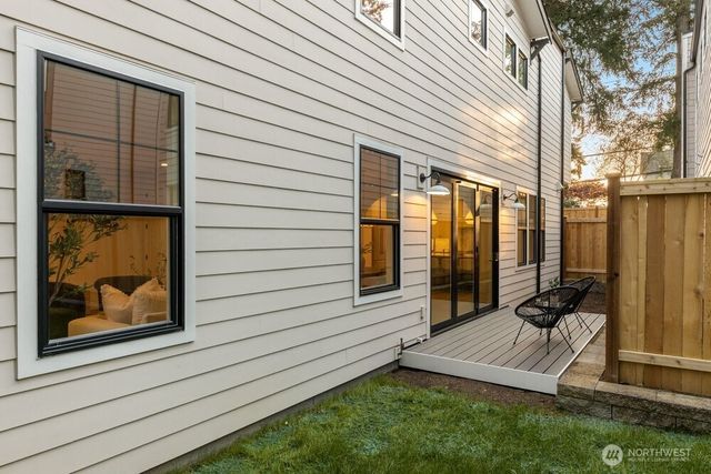11610 NE 92nd Street, Kirkland, WA 98033