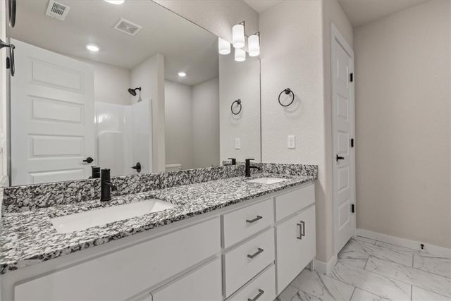 224 S Benchmark Lane, Fayetteville, AR 72704