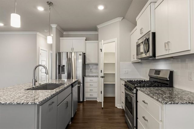 224 S Benchmark Lane, Fayetteville, AR 72704