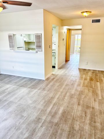 2929 SE Ocean Boulevard B2, Stuart, FL 34996
