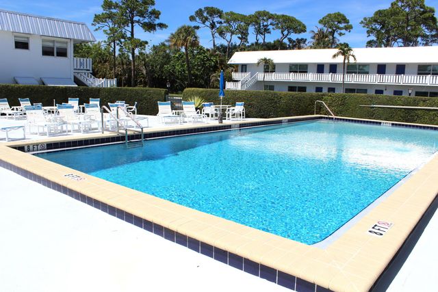 2929 SE Ocean Boulevard B2, Stuart, FL 34996