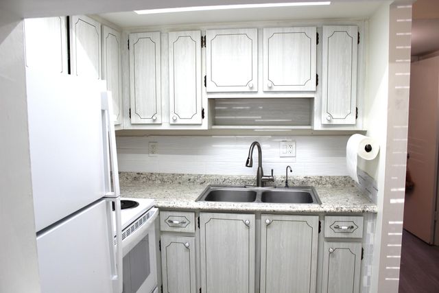 2929 SE Ocean Boulevard B2, Stuart, FL 34996