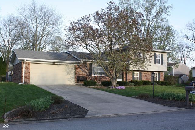 8437 Lockwood Lane, Indianapolis, IN 46217