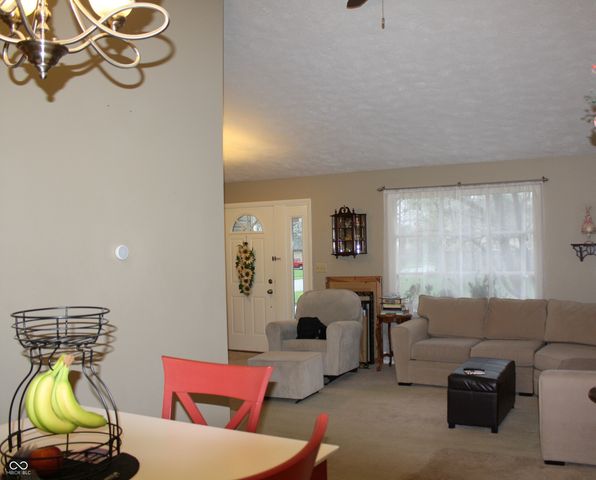 8437 Lockwood Lane, Indianapolis, IN 46217