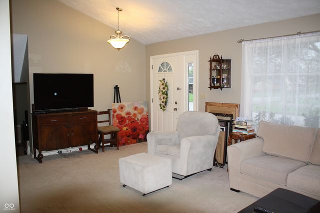 8437 Lockwood Lane, Indianapolis, IN 46217