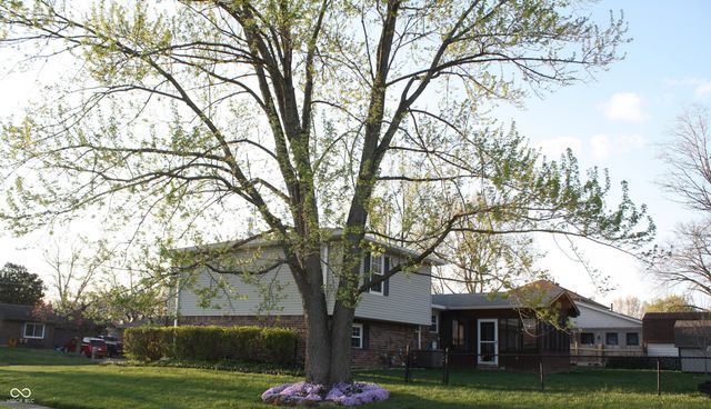 8437 Lockwood Lane, Indianapolis, IN 46217