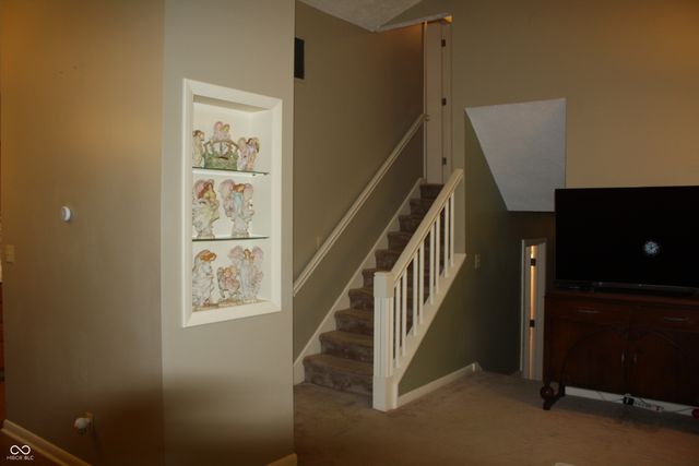 8437 Lockwood Lane, Indianapolis, IN 46217