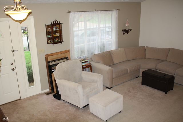 8437 Lockwood Lane, Indianapolis, IN 46217