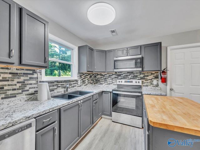 445 Mat Morrow Drive, Arab, AL 35016