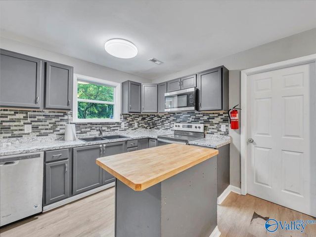 445 Mat Morrow Drive, Arab, AL 35016