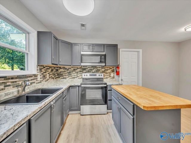 445 Mat Morrow Drive, Arab, AL 35016