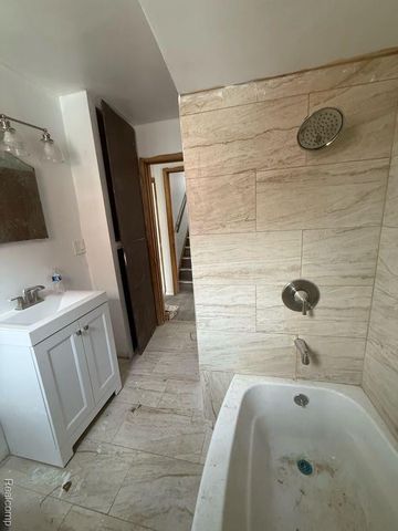 7762 Greenview Avenue, Detroit, MI 48228