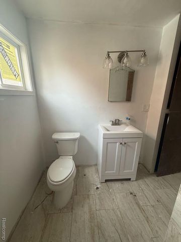 7762 Greenview Avenue, Detroit, MI 48228