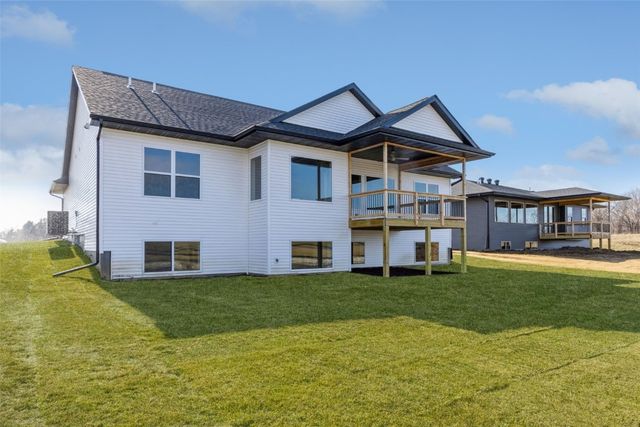 1965 Oak Terrace Avenue, North Liberty, IA 52317