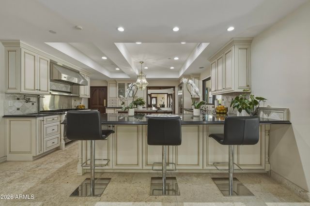 6611 N 64TH Place, Paradise Valley, AZ 85253