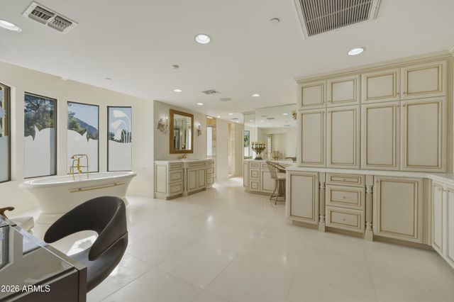 6611 N 64TH Place, Paradise Valley, AZ 85253