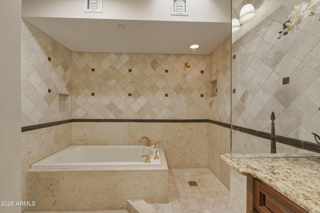 6611 N 64TH Place, Paradise Valley, AZ 85253