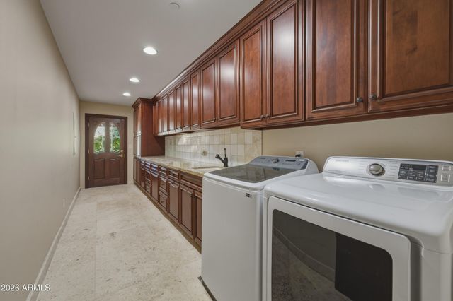 6611 N 64TH Place, Paradise Valley, AZ 85253