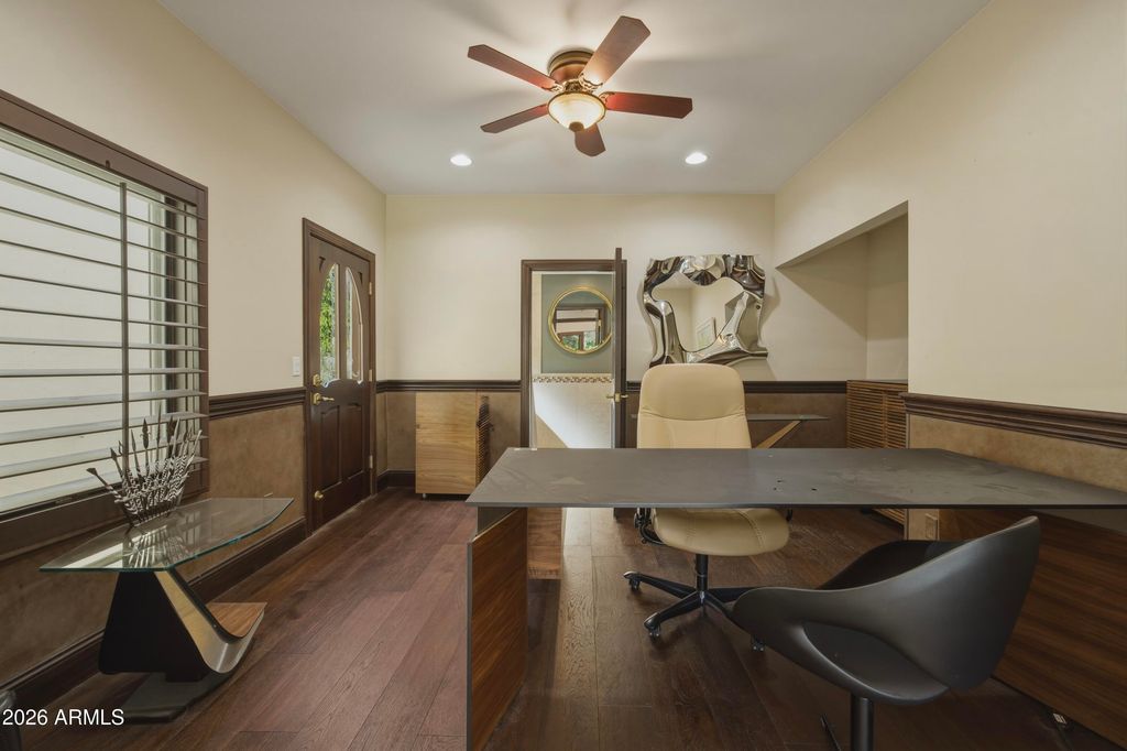 Image 28 of property listing at 6611 N 64TH Place, Paradise Valley, AZ 85253