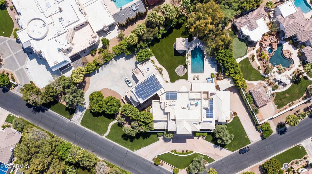 Image 38 of property listing at 6611 N 64TH Place, Paradise Valley, AZ 85253