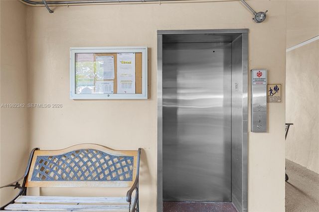 8950 Sunrise Lakes Blvd 309, Sunrise, FL 33322