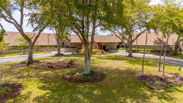 8950 Sunrise Lakes Blvd 309, Sunrise, FL 33322