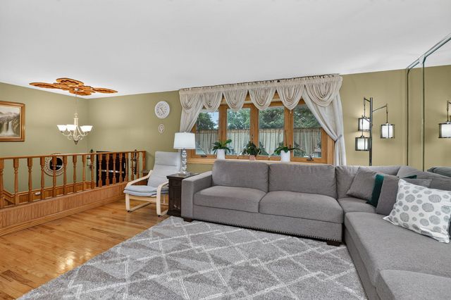 1514 Princeton Lane, Schaumburg, IL 60193