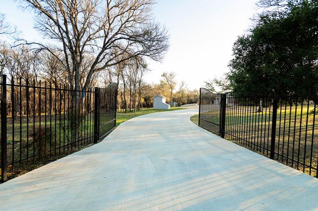 603 Oakwood DR, Buda, TX 78610