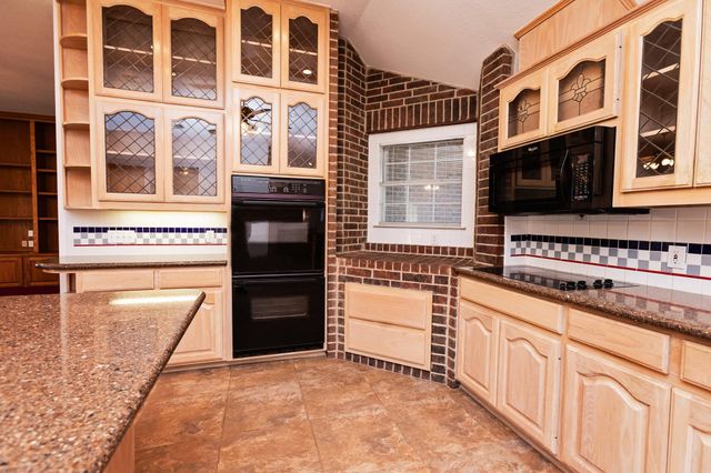 603 Oakwood DR, Buda, TX 78610