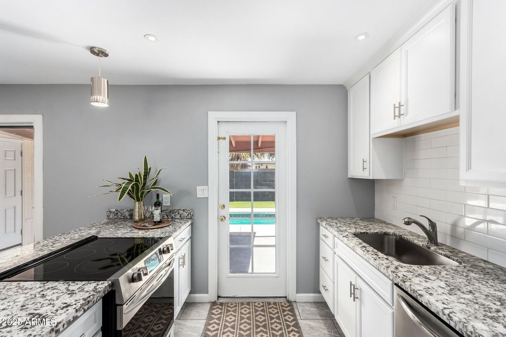 Image 13 of property listing at 1711 S HARDY Drive, Tempe, AZ 85281