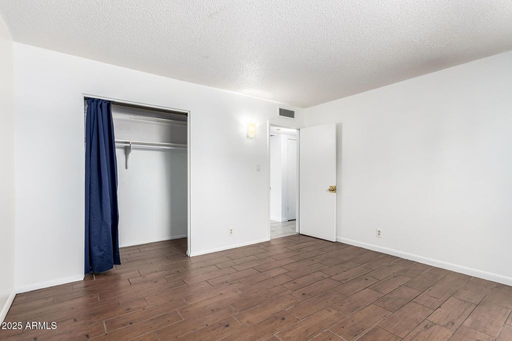 Image 17 of property listing at 1711 S HARDY Drive, Tempe, AZ 85281