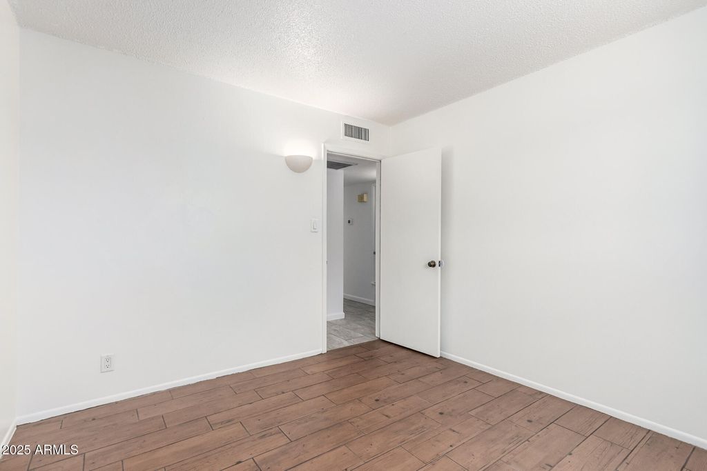 Image 22 of property listing at 1711 S HARDY Drive, Tempe, AZ 85281