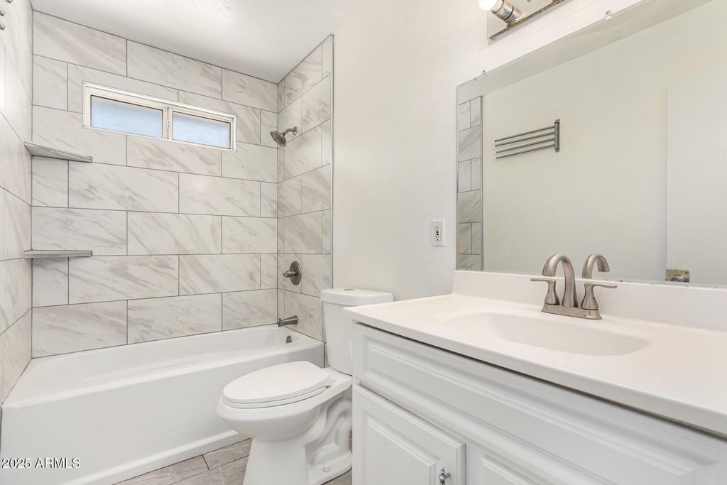 Image 23 of property listing at 1711 S HARDY Drive, Tempe, AZ 85281