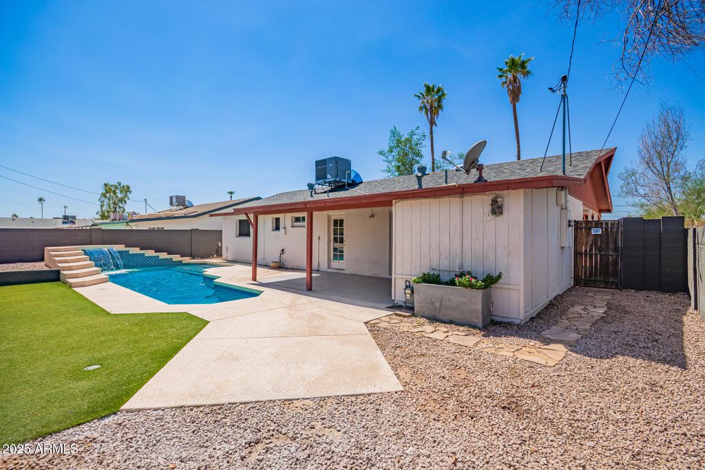 Image 30 of property listing at 1711 S HARDY Drive, Tempe, AZ 85281