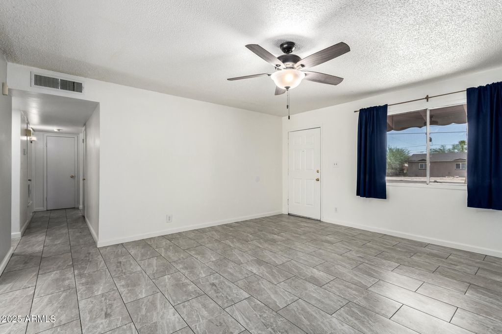 Image 6 of property listing at 1711 S HARDY Drive, Tempe, AZ 85281