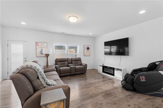 1380 Finwick Drive, Pfafftown, NC 27040