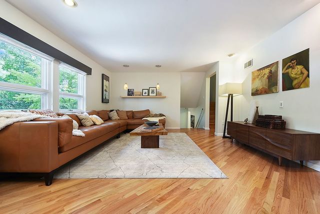 300 S Lang Avenue, Point Breeze, PA 15208