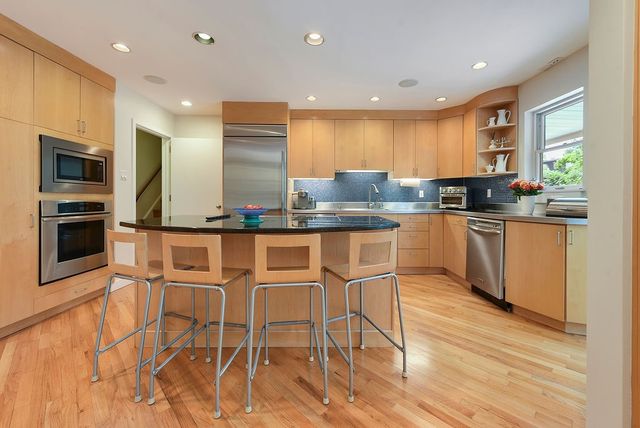 300 S Lang Avenue, Point Breeze, PA 15208