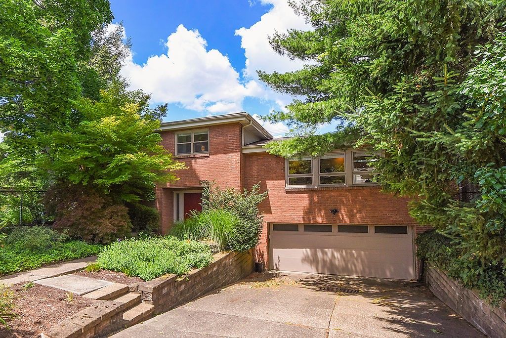 300 S Lang Avenue, Point Breeze, PA 15208