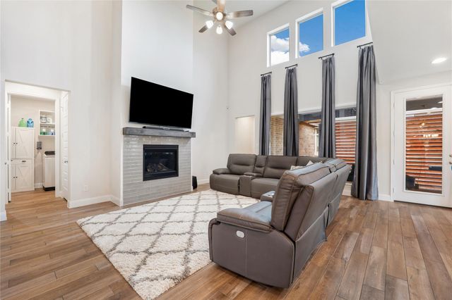 212 Gary Wayne DR, Liberty Hill, TX 78642