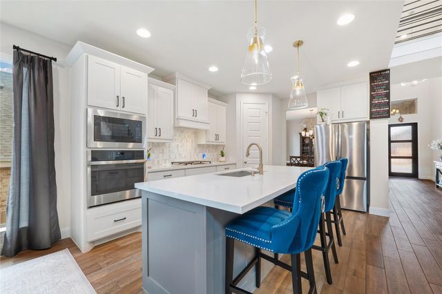 212 Gary Wayne DR, Liberty Hill, TX 78642