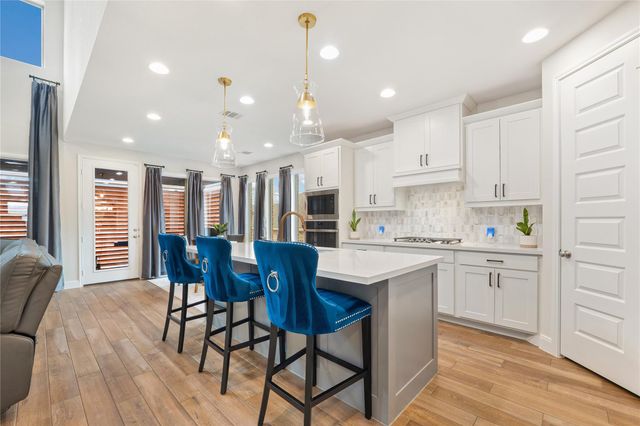 212 Gary Wayne DR, Liberty Hill, TX 78642