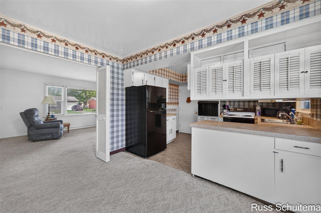 1501 Greenwich Road, Roosevelt Park, MI 49441