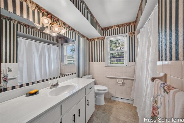 1501 Greenwich Road, Roosevelt Park, MI 49441