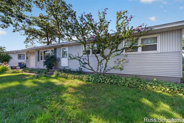 1501 Greenwich Road, Roosevelt Park, MI 49441
