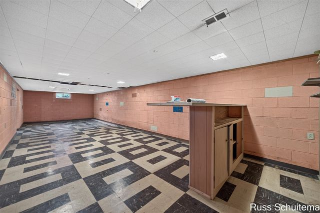 1501 Greenwich Road, Roosevelt Park, MI 49441