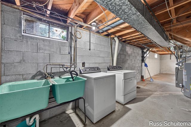 1501 Greenwich Road, Roosevelt Park, MI 49441